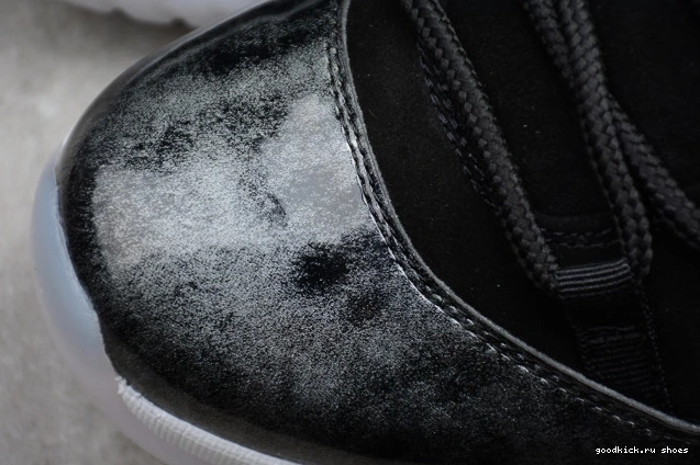 Low 11 Retro Air 